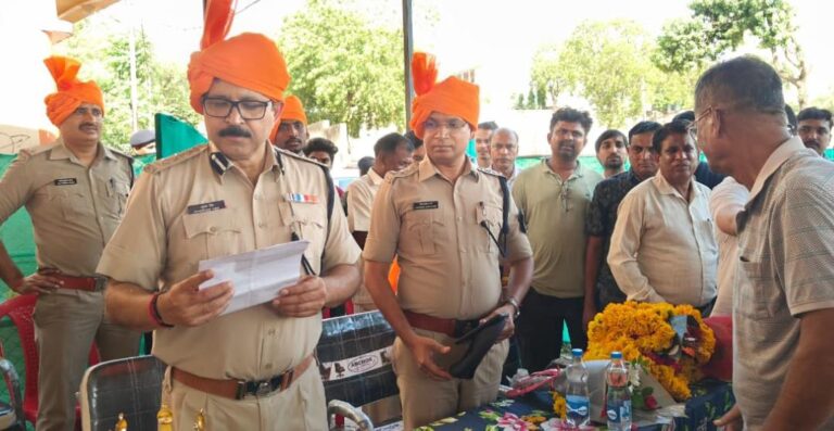 जोबट की कृष्ण चौपाटी पर पुलिस चौकी की मांग: नगरवासियों ने एसपी को सौंपा ज्ञापन, सुरक्षा और सुगम यातायात की उम्मीद जगी
