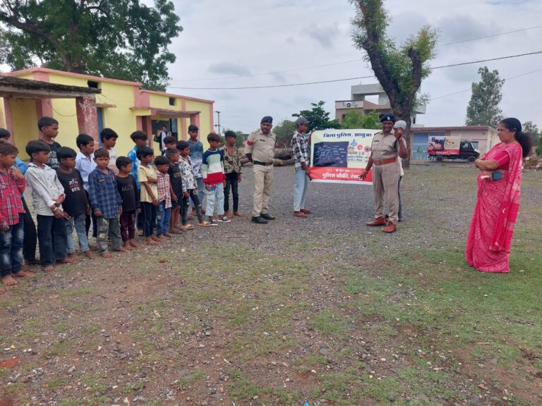 साइबर जागरूकता अभियान “सेफ क्लिक 2.0” के तहत झाबुआ पुलिस का व्यापक जनजागरूकता अभियान जारी