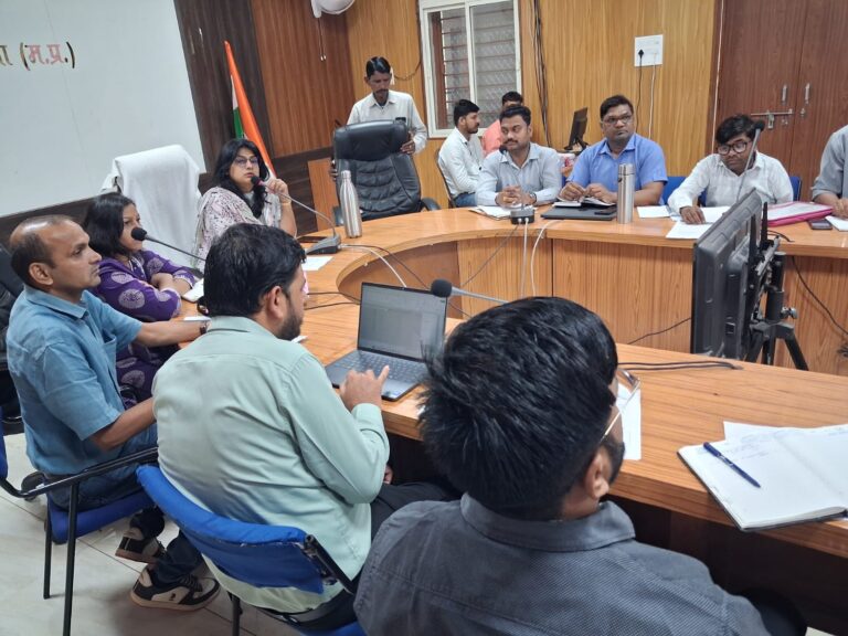 आंगनवाड़ी सेवाओं एवं विभागीय योजनाओं के प्रभावी क्रियान्वयन हेतु समीक्षा बैठक आयोजित