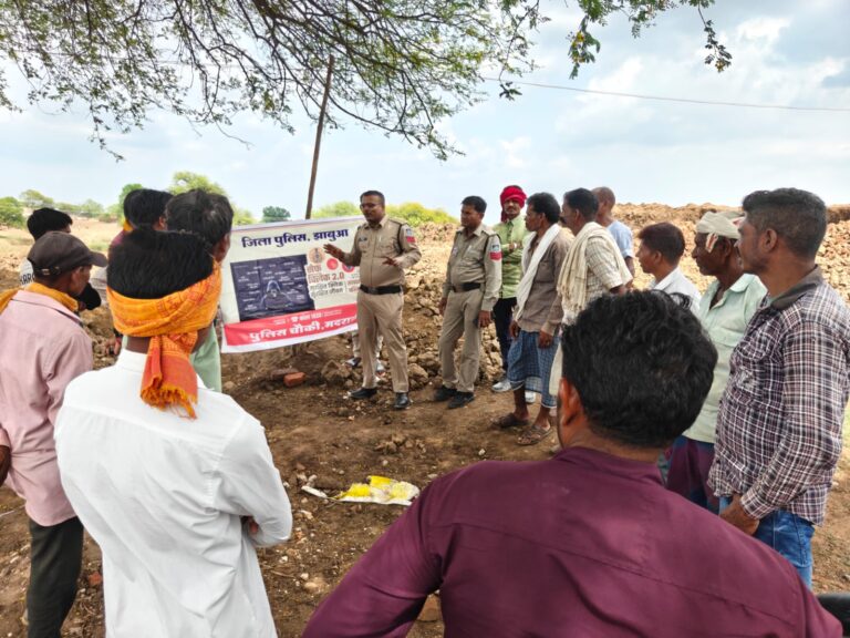 साइबर जागरूकता अभियान “सेफ क्लिक 2.0” के तहत झाबुआ पुलिस का व्यापक जनजागरूकता अभियान जारी
