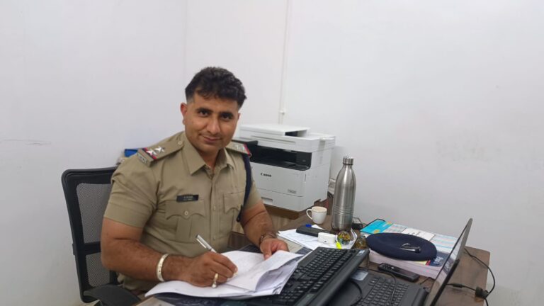 नव नियुक्त चौकी प्रभारी के. सी सर्वी ने कुंदनपुर चौकी का पदभार ग्रहण किया
