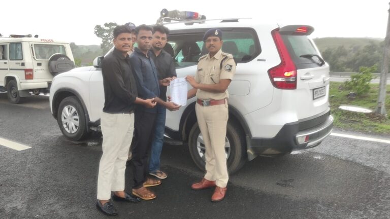 जिले की जर्जर सड़कों एवं E-20 पेट्रोल से आमजन हो रहे परेशान, जिला युवा कांग्रेस ने केंद्रीय मंत्री को भेजा ज्ञापन
