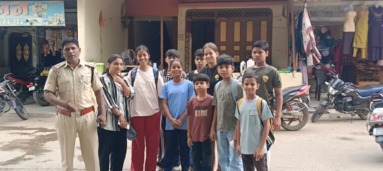 जोबट की बॉक्सिंग टीम इंदौर के लिए रवाना: संभाग स्तरीय प्रतियोगिता में दिखाएंगे अपना दम-खम