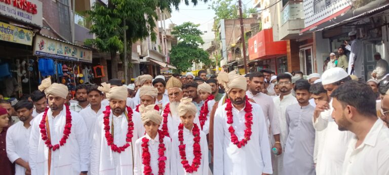 जोबट शरीफ में अकीदत के साथ चादर पोशी के साथ उर्स हुआ शुरू