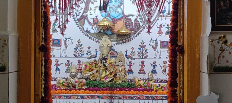 जोबट में श्री कृष्ण जन्मोत्सव और मटकी फोड़ प्रतियोगिता : भक्ति , उल्लास और रोमांच का अद्भुत संगम