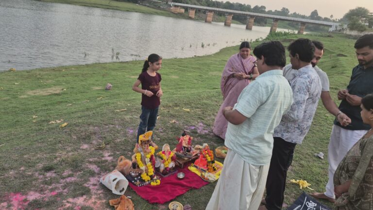 नानपुर में नम आँखों से दी विघ्नहर्ता को विदाई