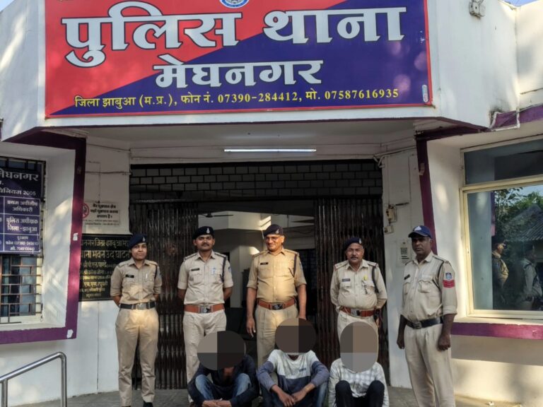 थाना मेघनगर पुलिस की त्वरित कार्रवाई  *गौवंश वध के मामले में 24 घंटे के भीतर 03 आरोपी गिरफ्तार  घटना में प्रयुक्त मोटरसाइकिल जप्त,